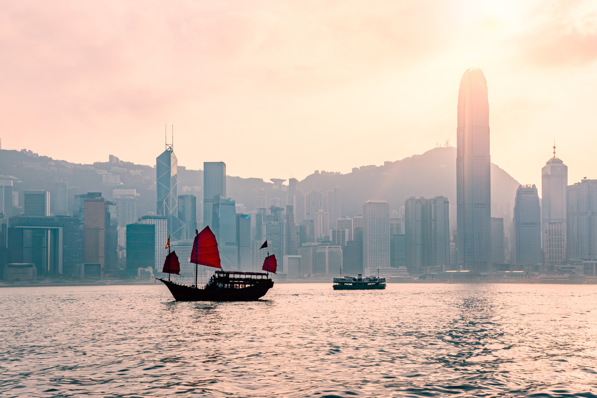 a traveler's guide to hong kong